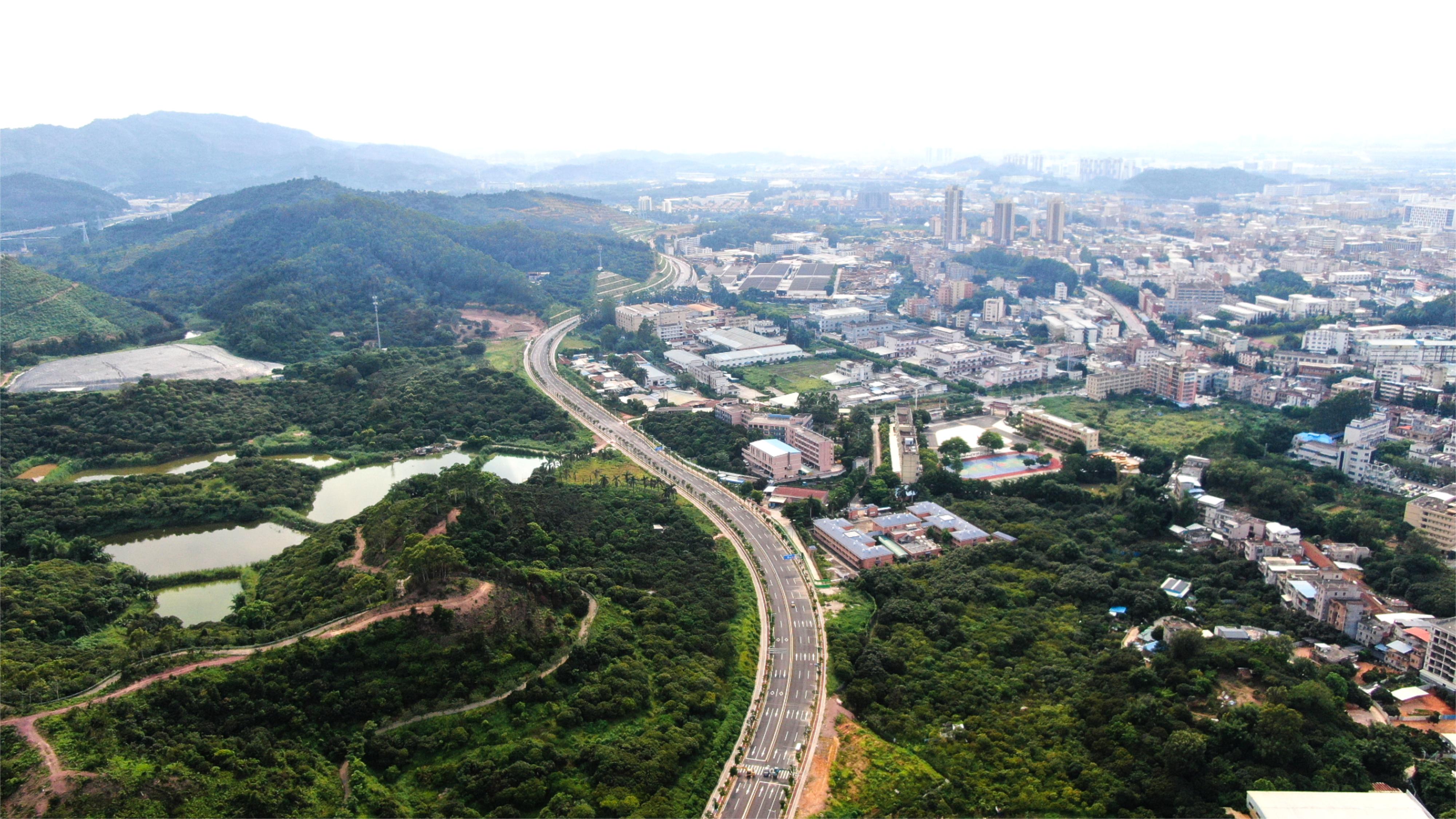 今天上午，华坤承建的谢岗环城路二期正式通车！